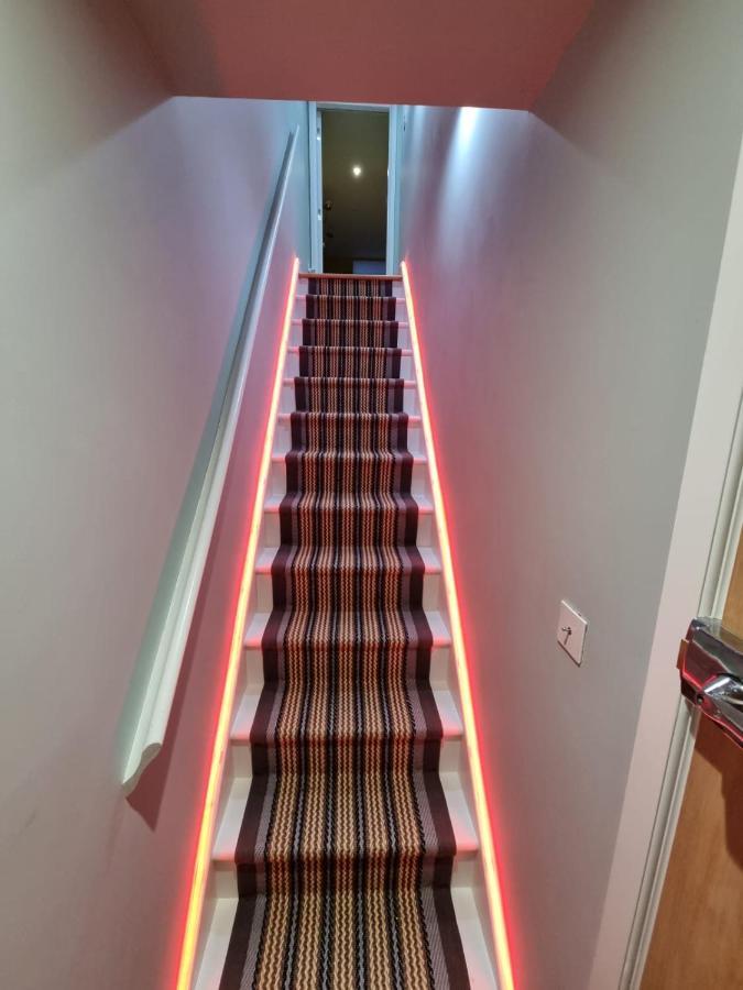 Stylish London Apartment With Terrace & Parking エクステリア 写真